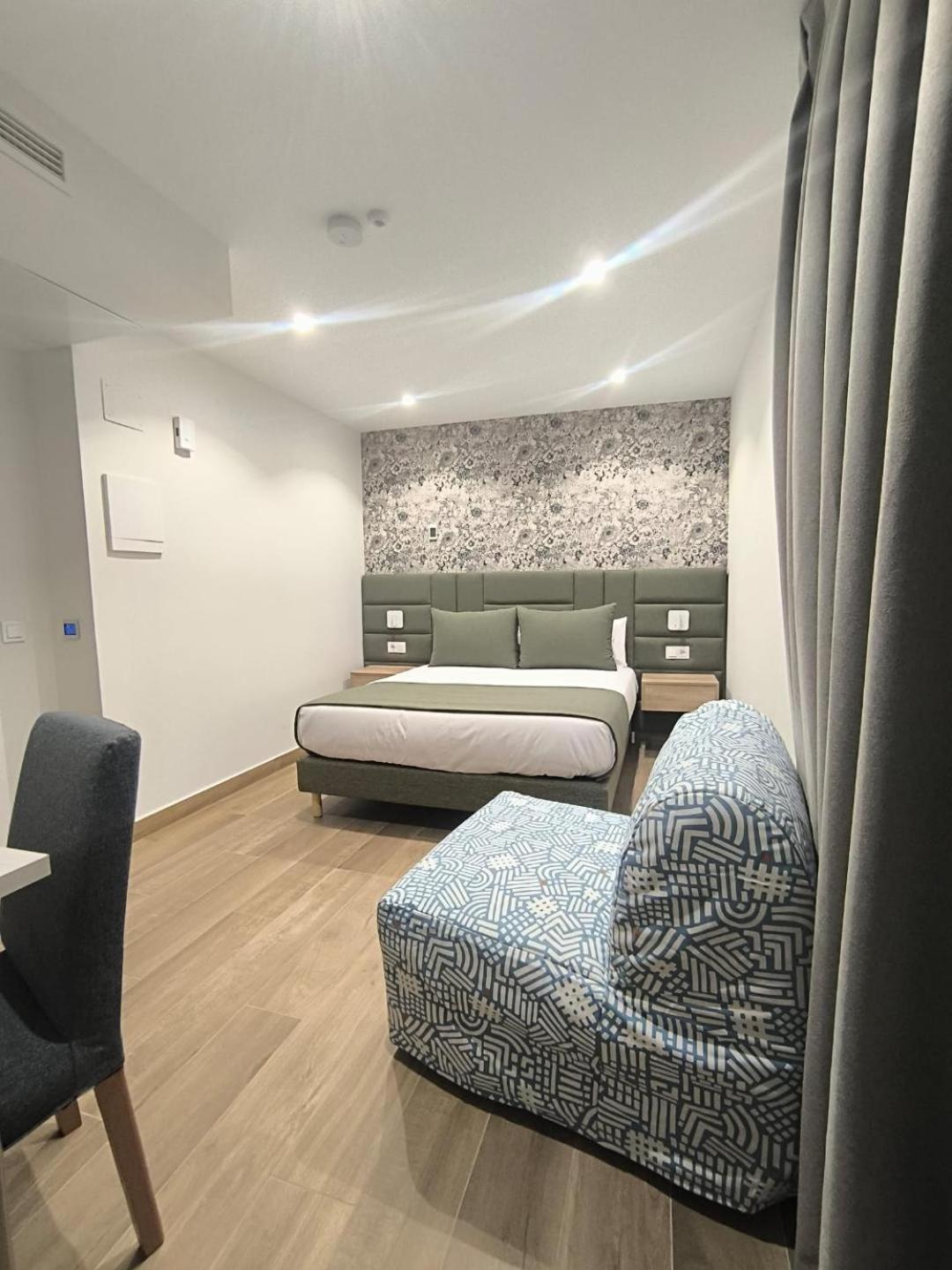 Hostal San Blas Madrid Eksteriør billede