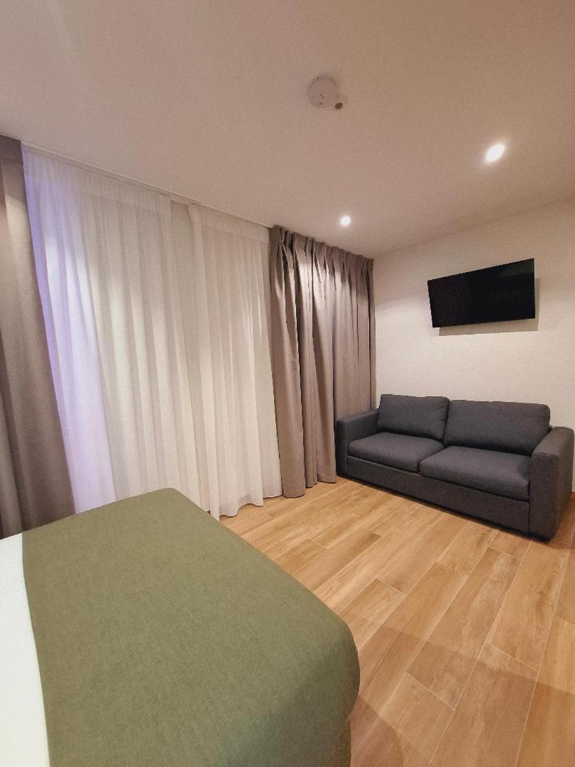 Hostal San Blas Madrid Eksteriør billede