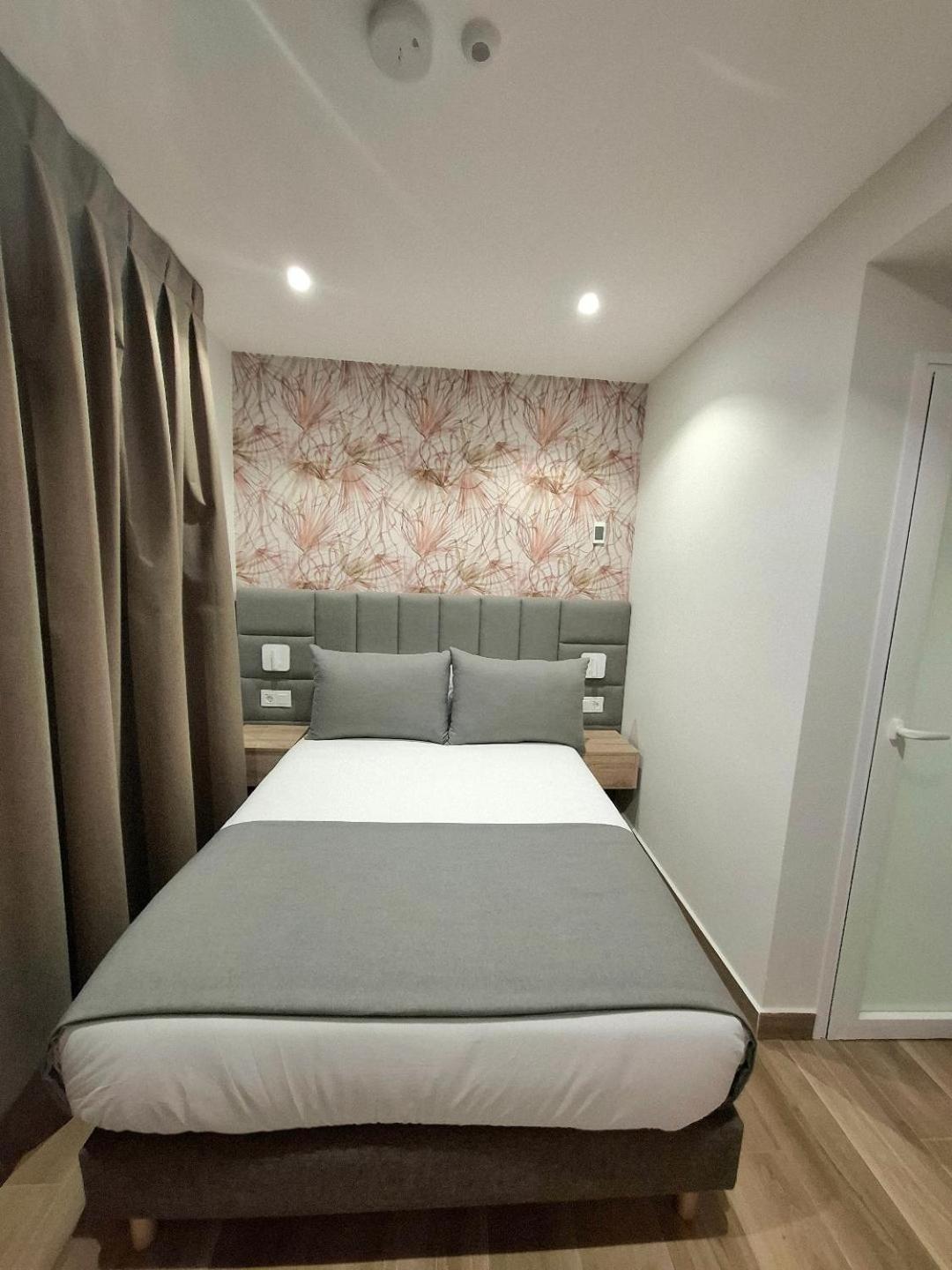 Hostal San Blas Madrid Eksteriør billede