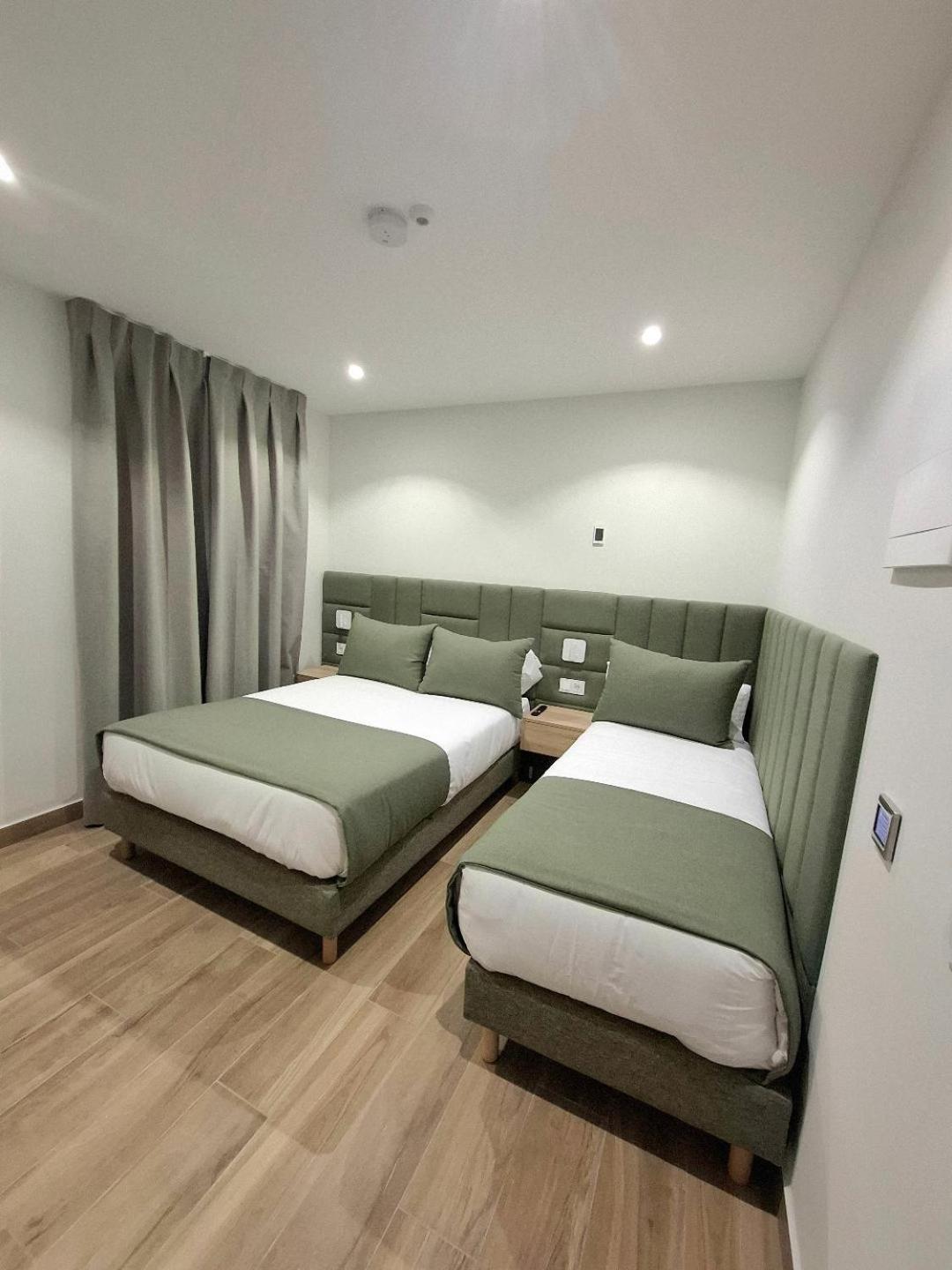 Hostal San Blas Madrid Eksteriør billede