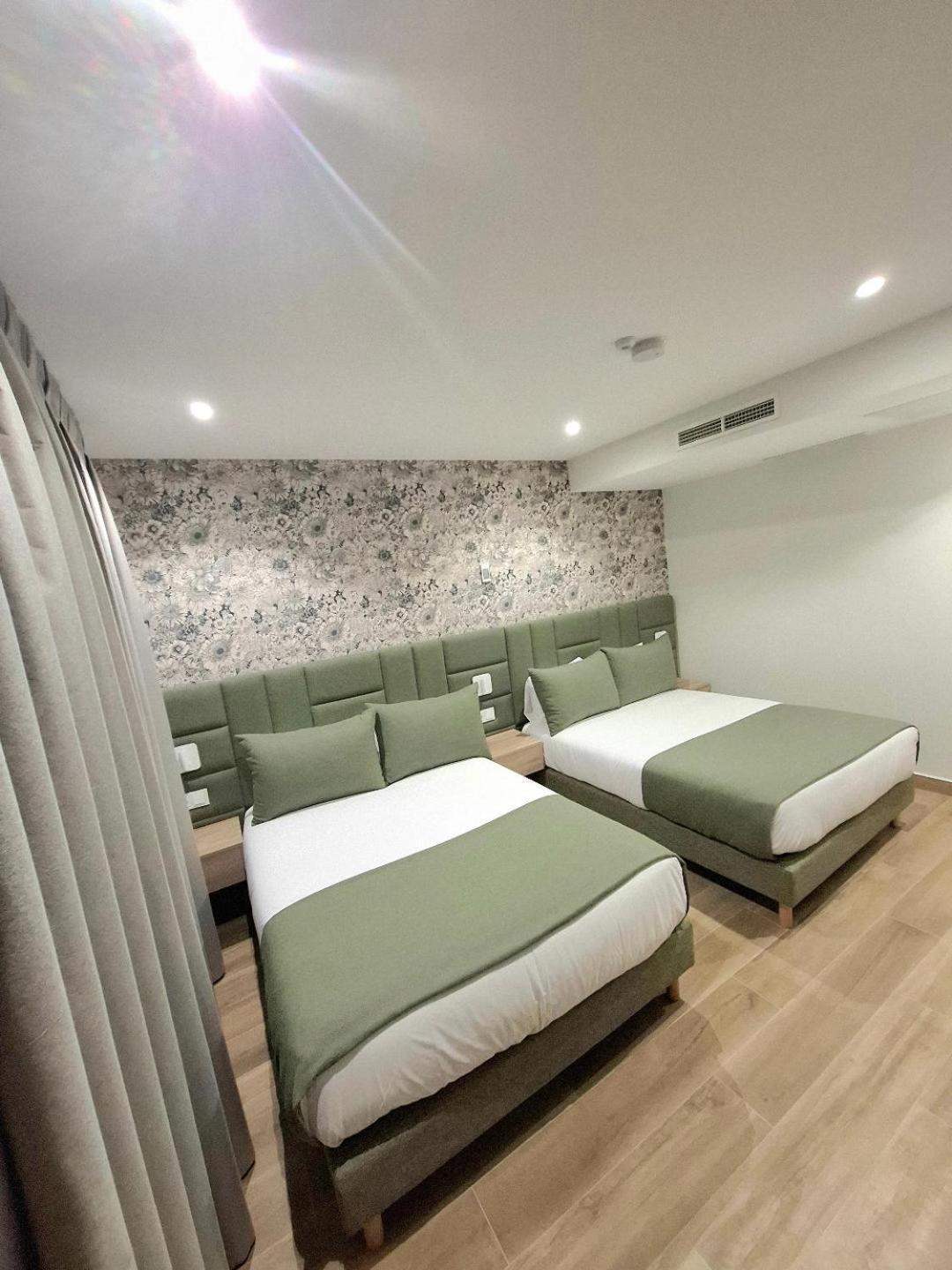 Hostal San Blas Madrid Eksteriør billede