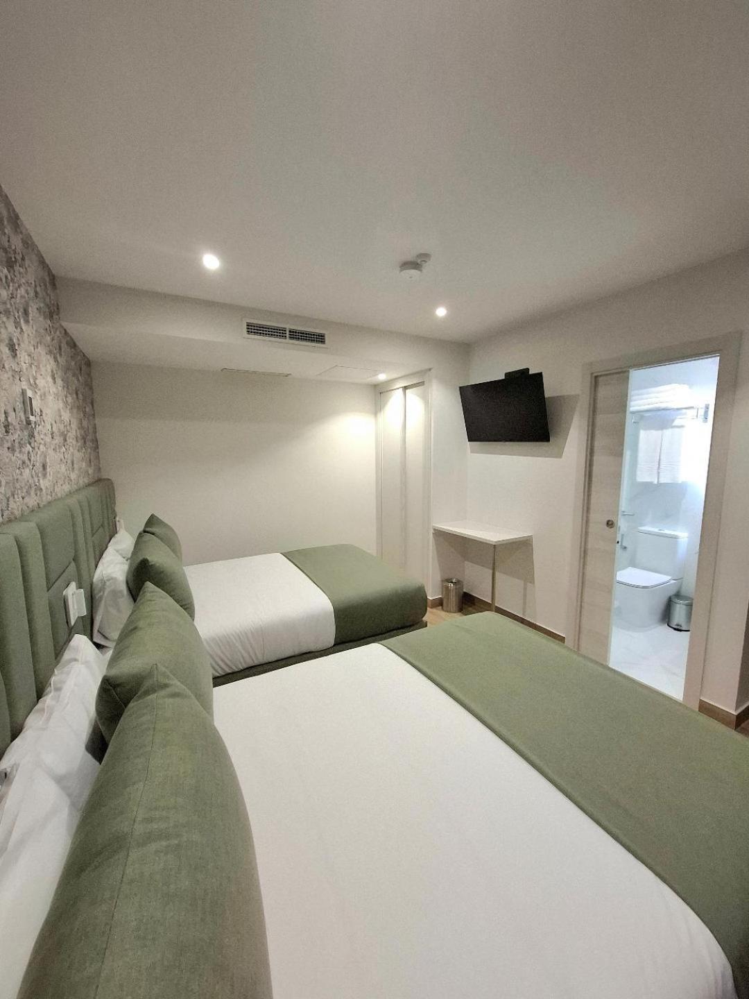 Hostal San Blas Madrid Eksteriør billede