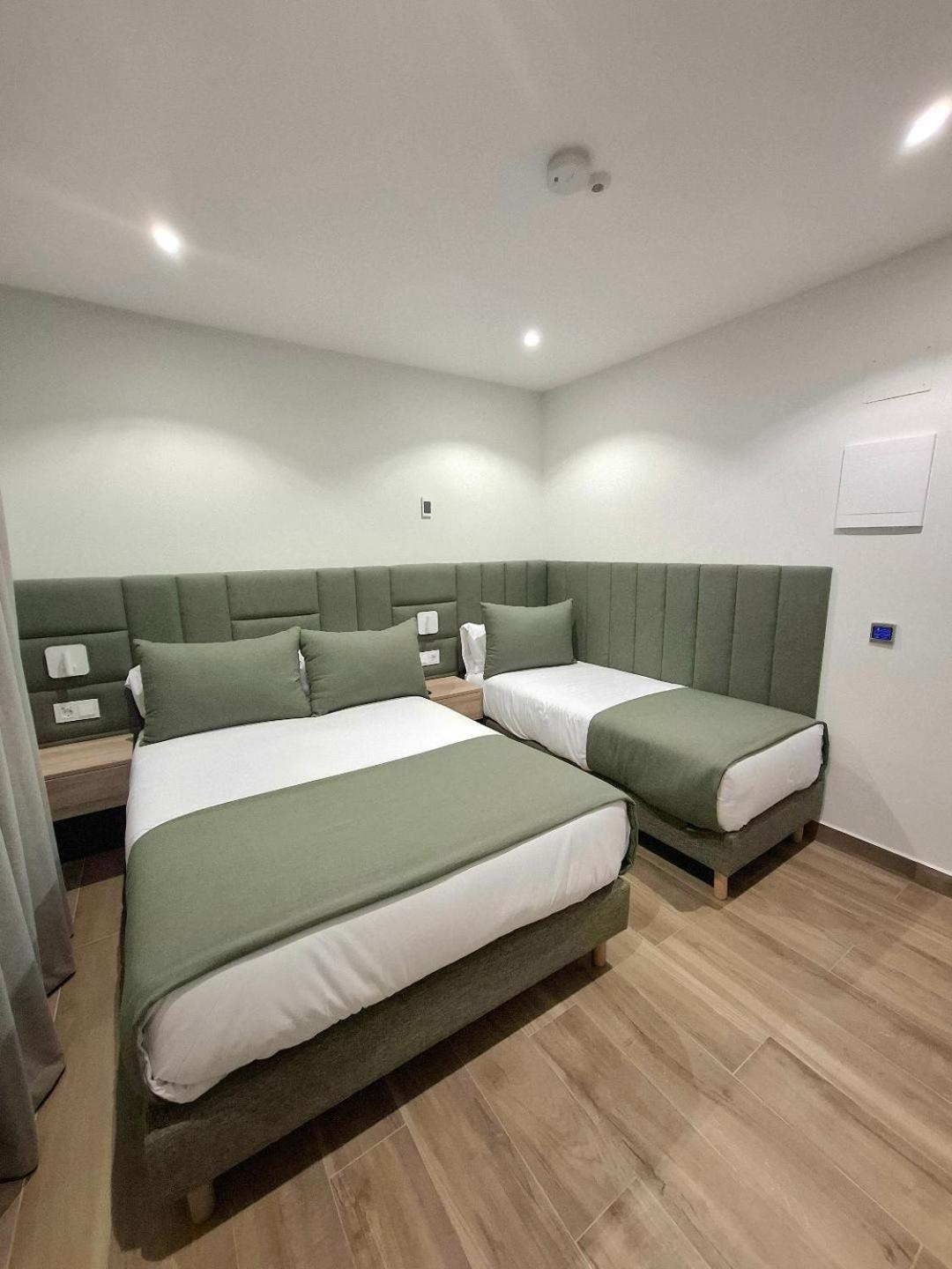 Hostal San Blas Madrid Eksteriør billede