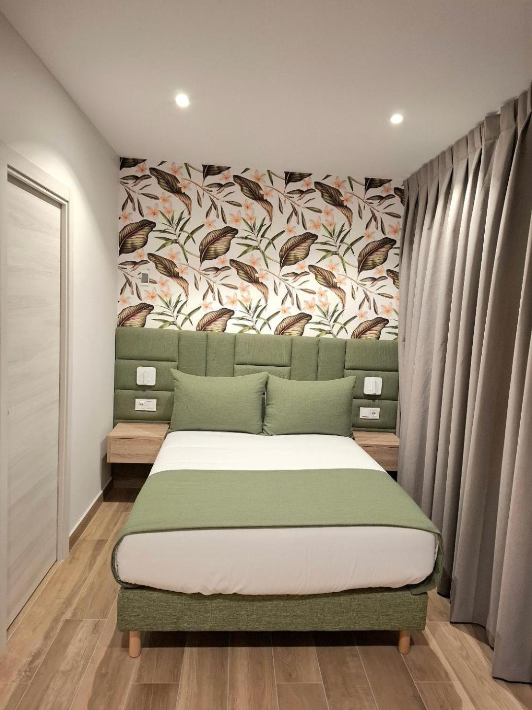 Hostal San Blas Madrid Eksteriør billede