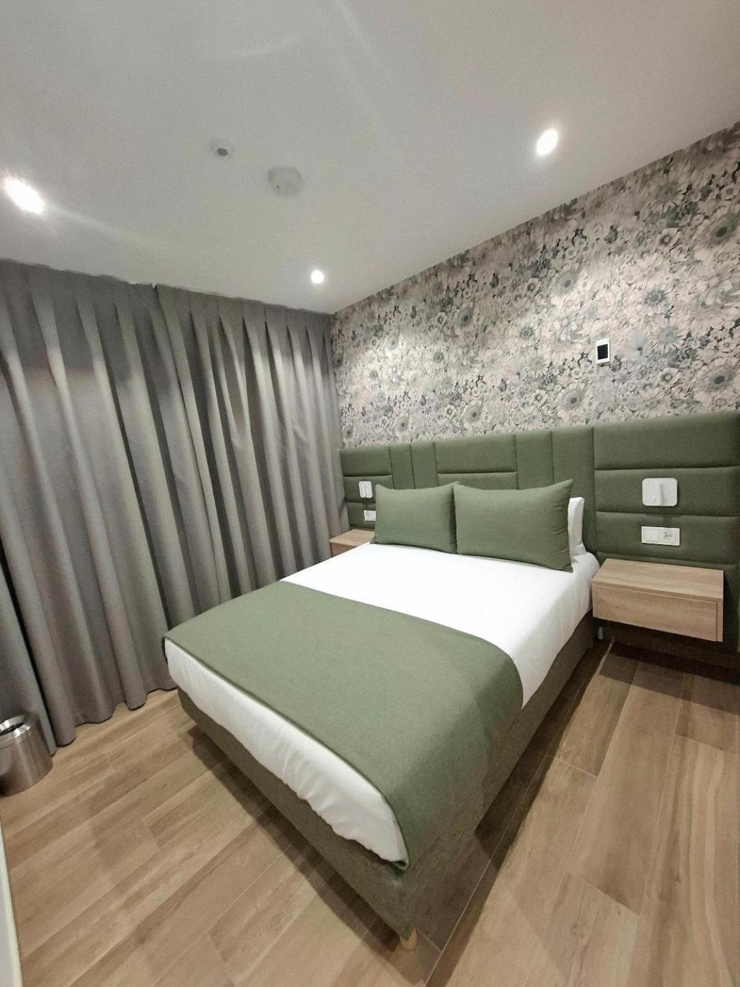 Hostal San Blas Madrid Eksteriør billede