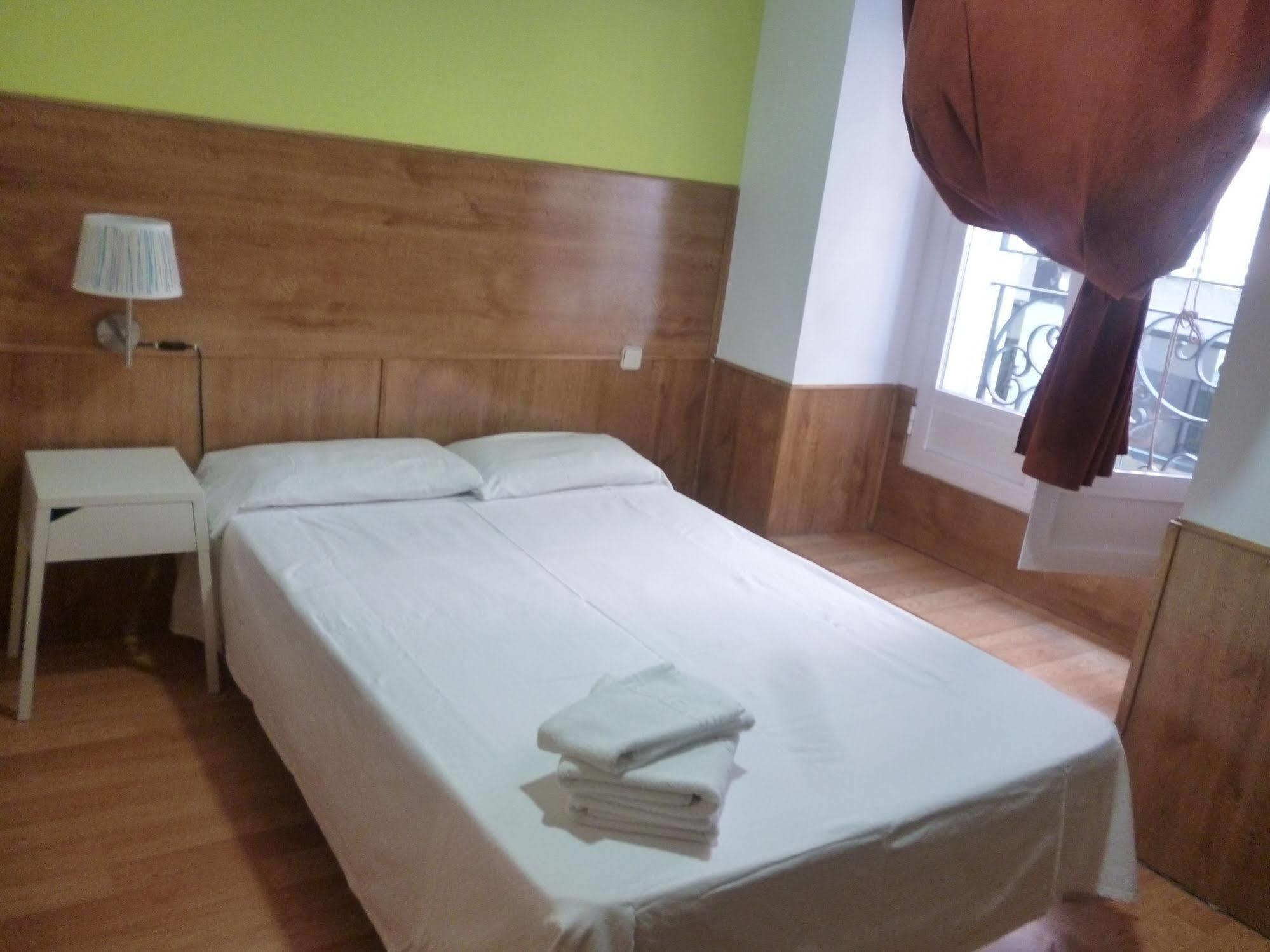 Hostal San Blas Madrid Eksteriør billede