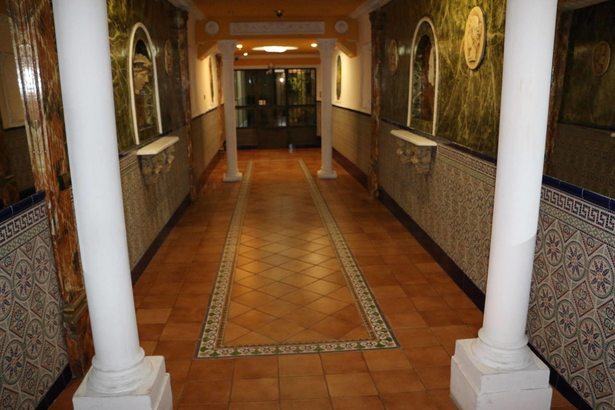 Hostal San Blas Madrid Eksteriør billede